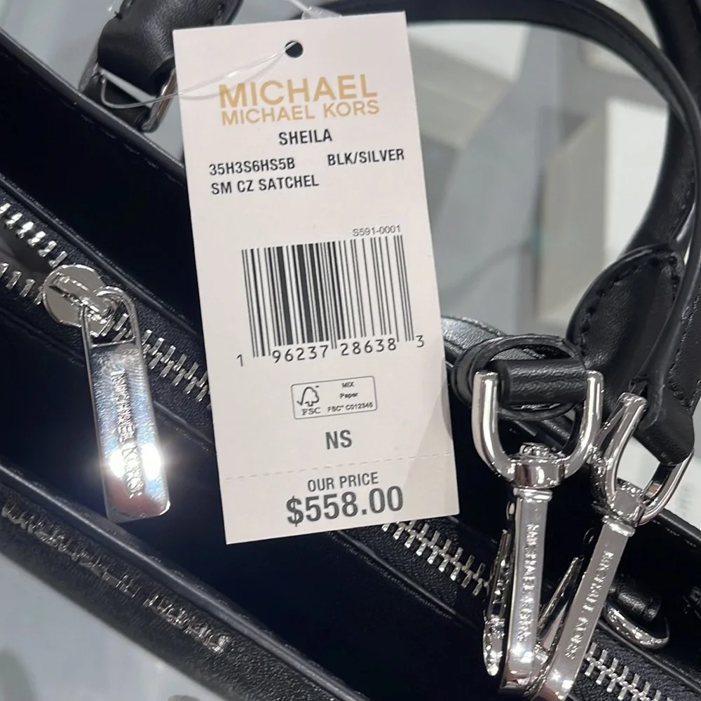 MICHAEL KORS
Sheila Small Faux Saffiano Leather Satchel
Black/Silver
NWT - Picture 13 of 16